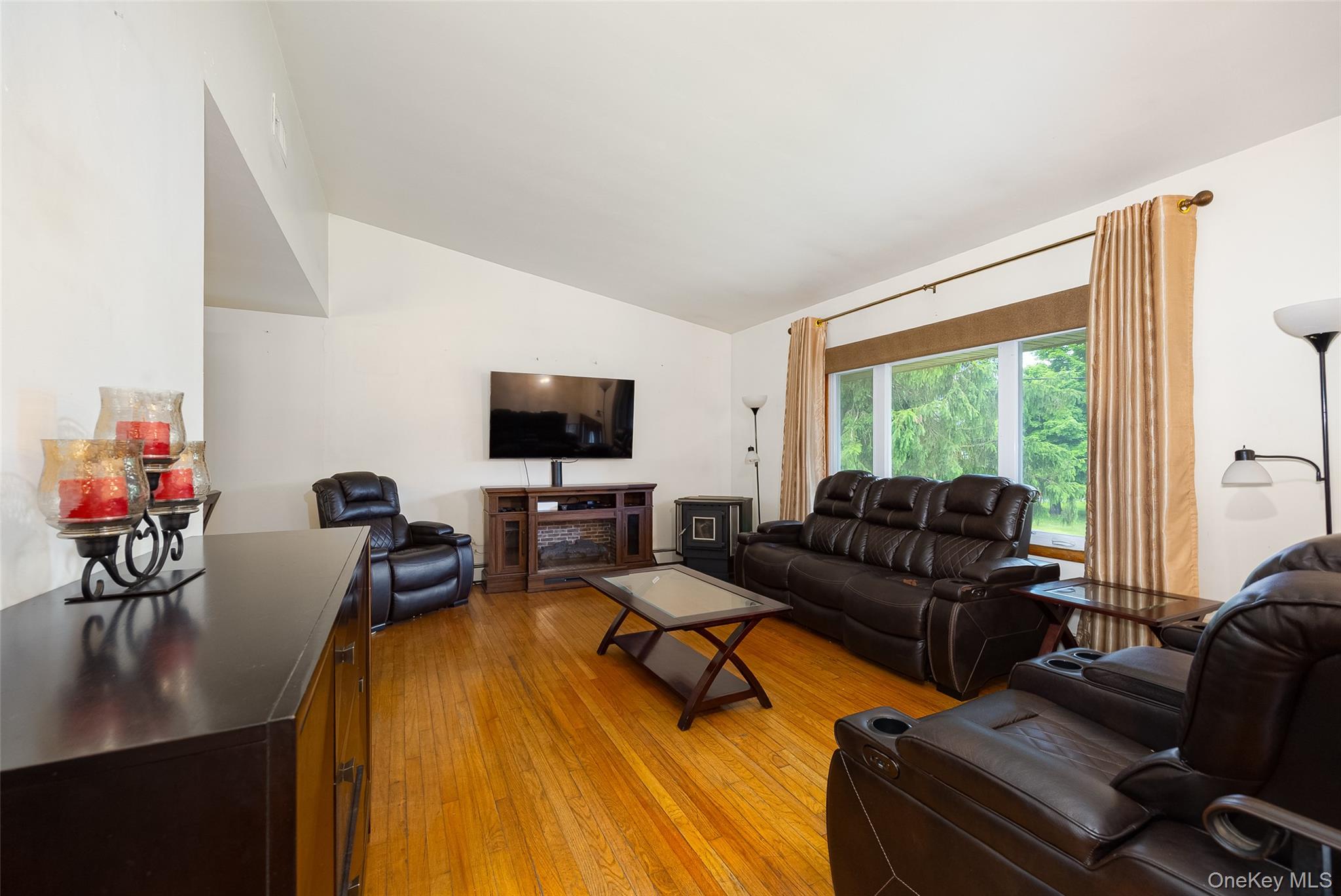 2 Lawrence Road Property Photo 10
