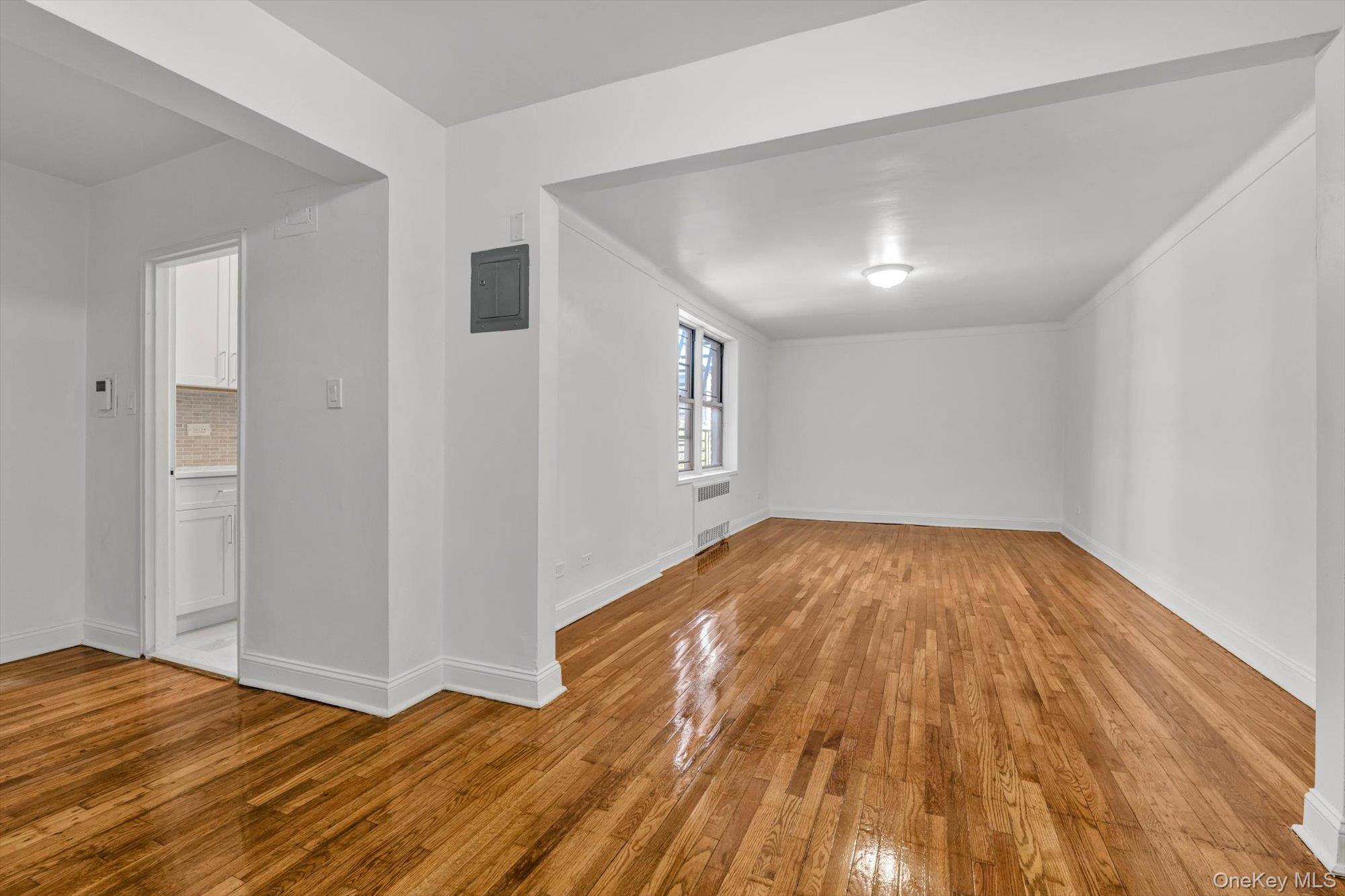 67-12 Yellowstone Boulevard E5 Property Photo 4