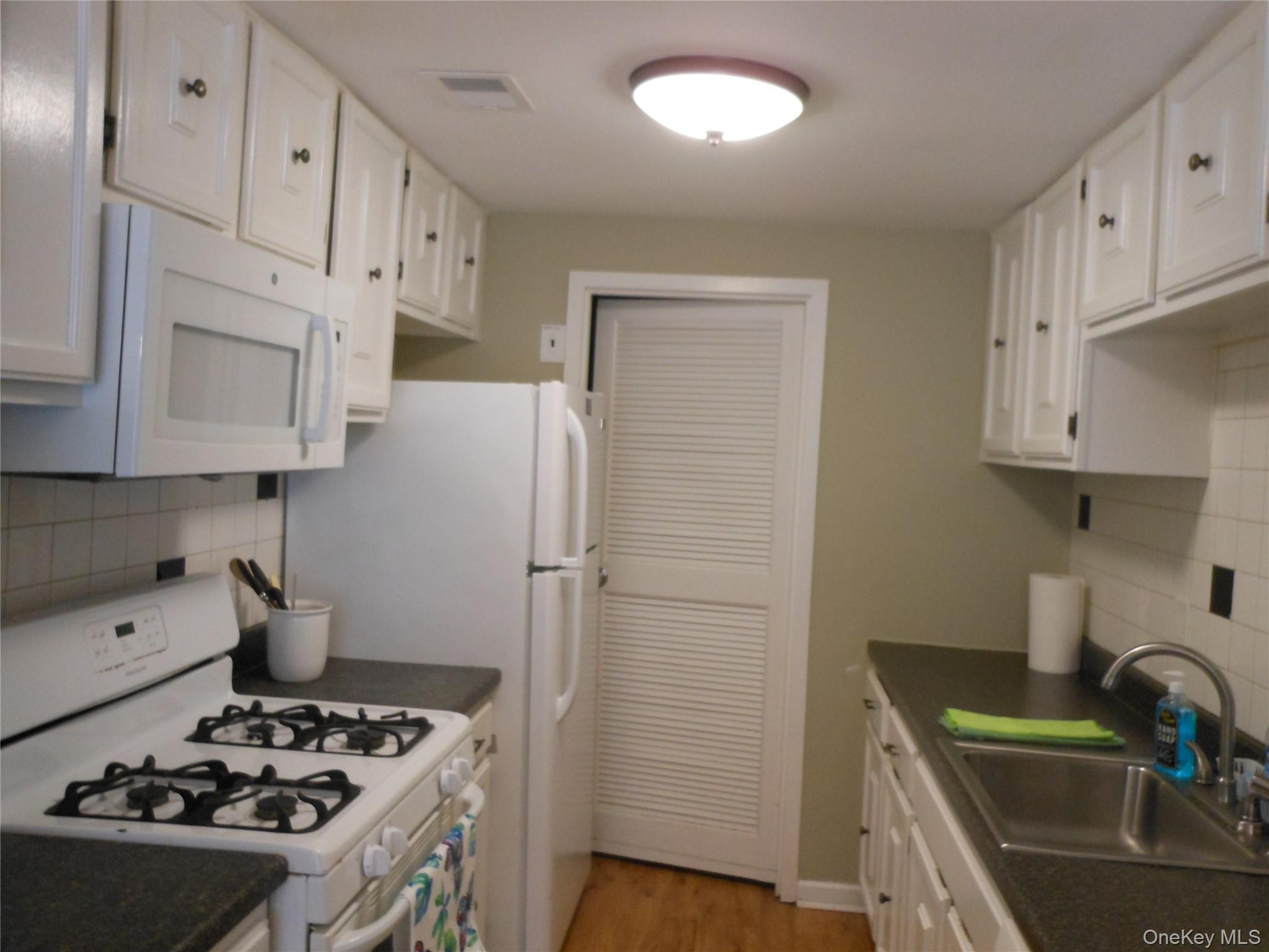 86 Birchwood Road 402 Property Photo 4