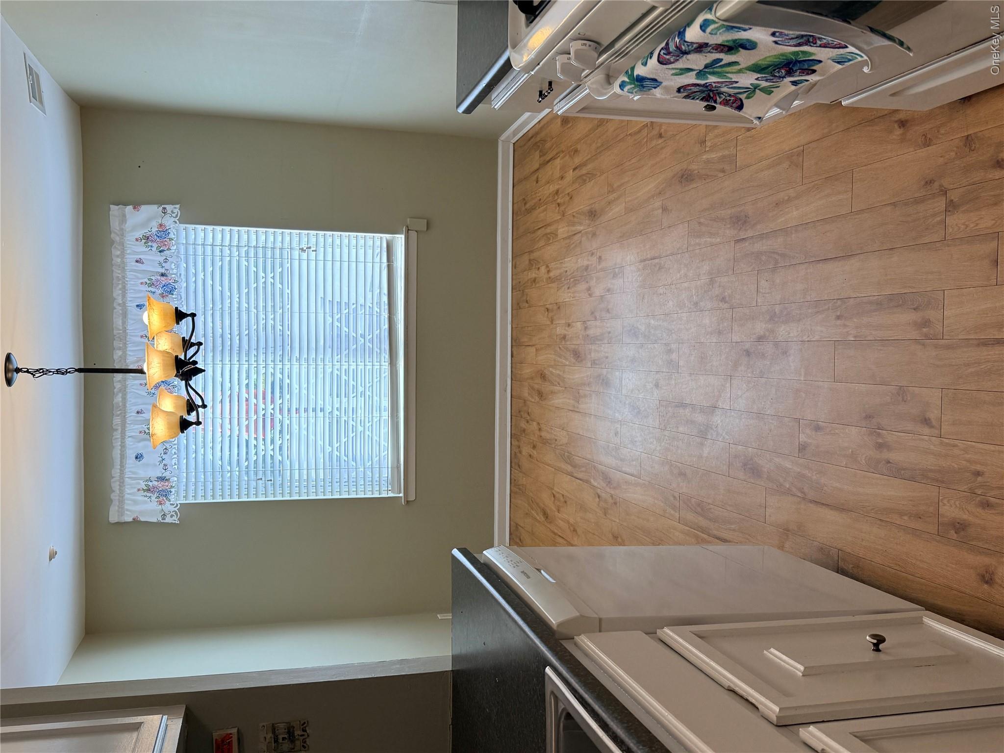 86 Birchwood Road 402 Property Photo 13