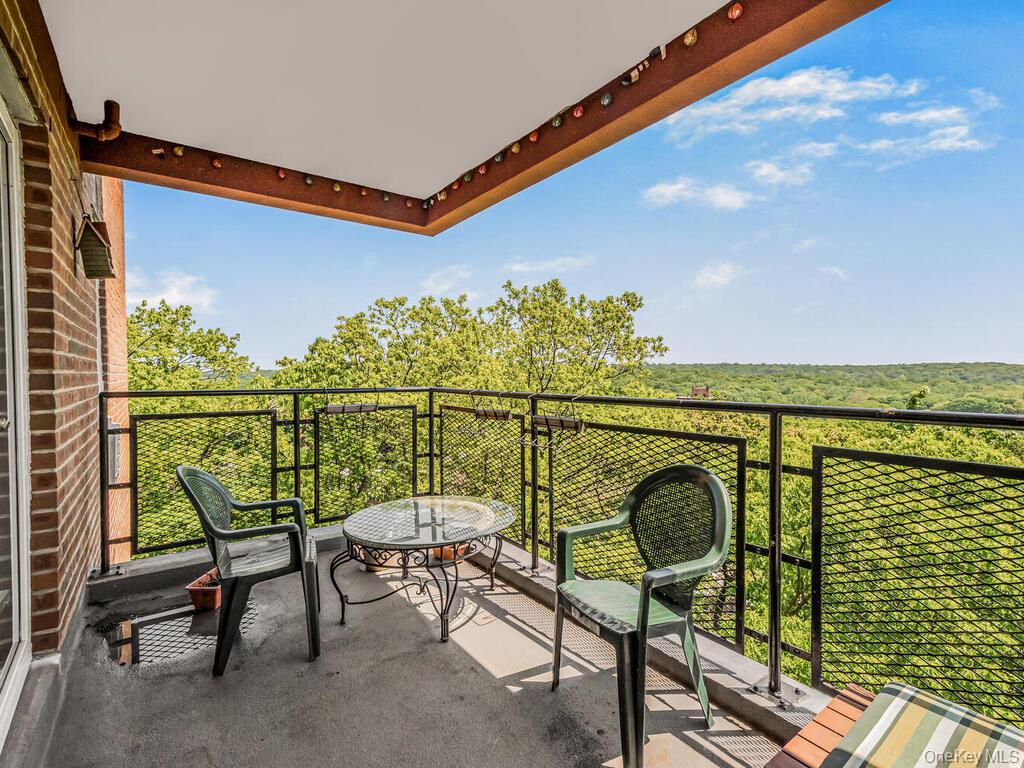 5500 5500 Fieldstone Road Property Photo 8
