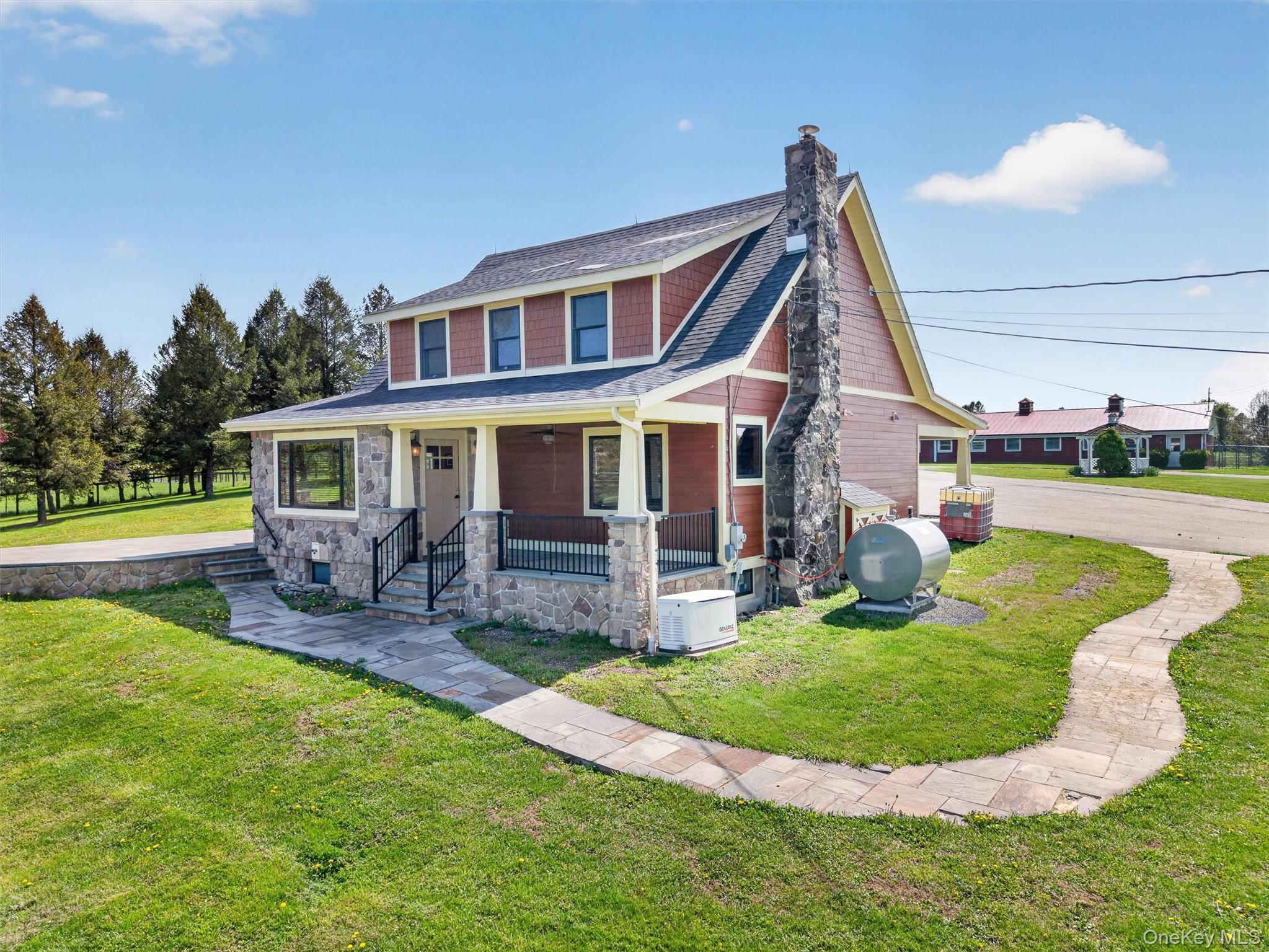 285 Maple Avenue Property Photo 3