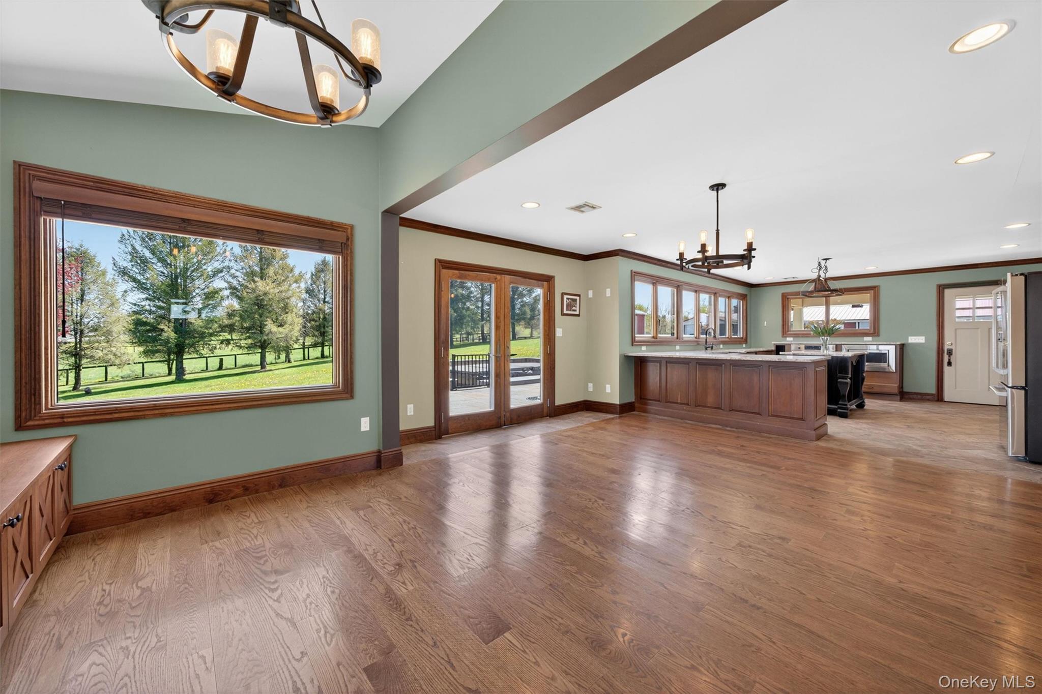 285 Maple Avenue Property Photo 12