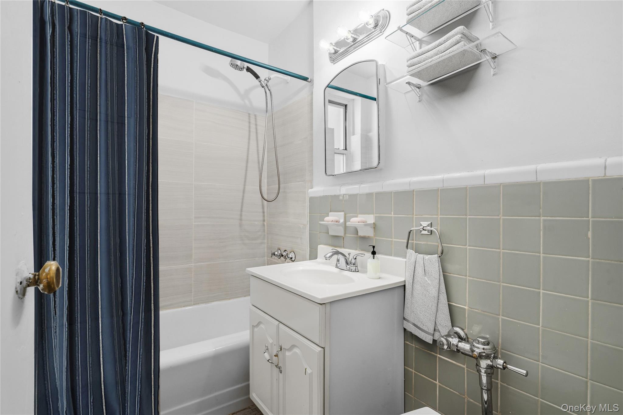 7445 Yellowstone Boulevard 6f Property Photo 10