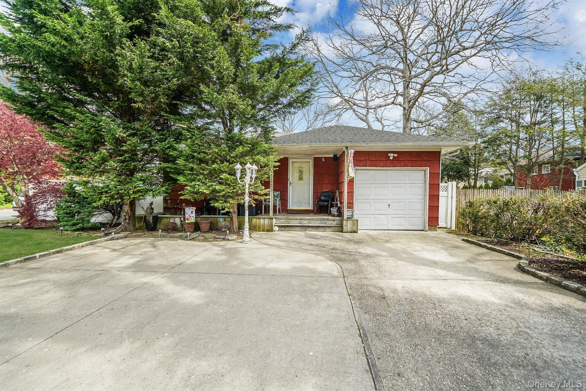 2771 Pond Avenue Property Photo 1