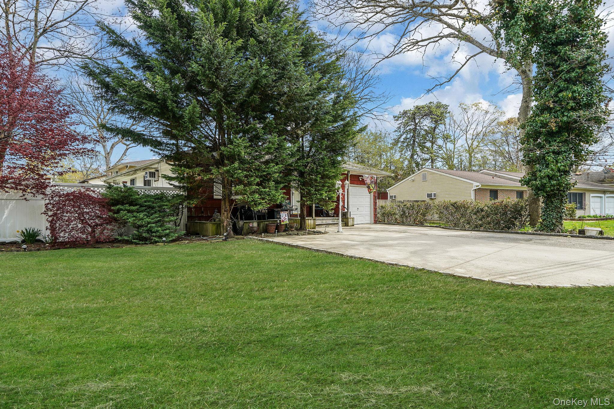 2771 Pond Avenue Property Photo 2