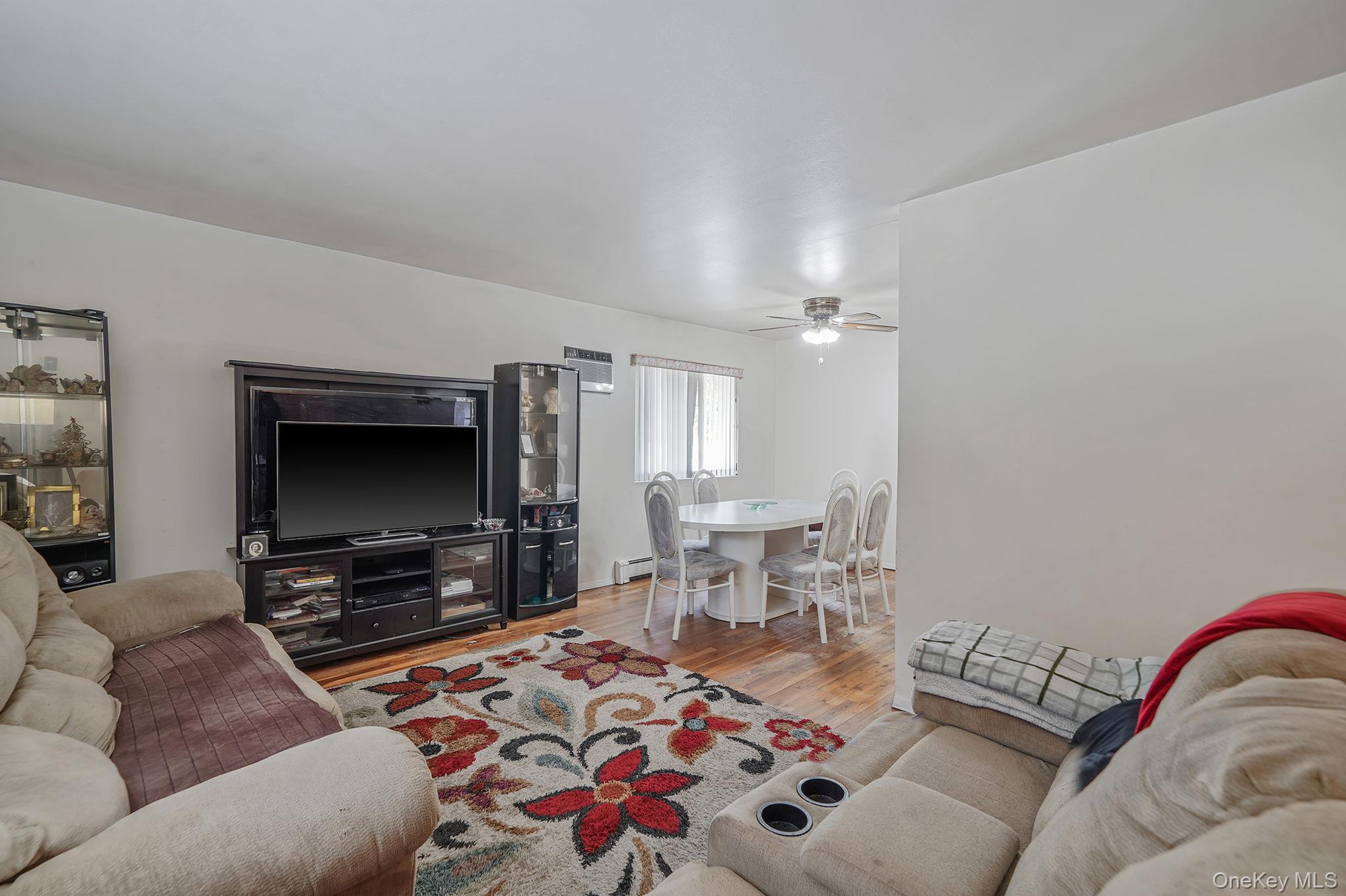 2771 Pond Avenue Property Photo 3