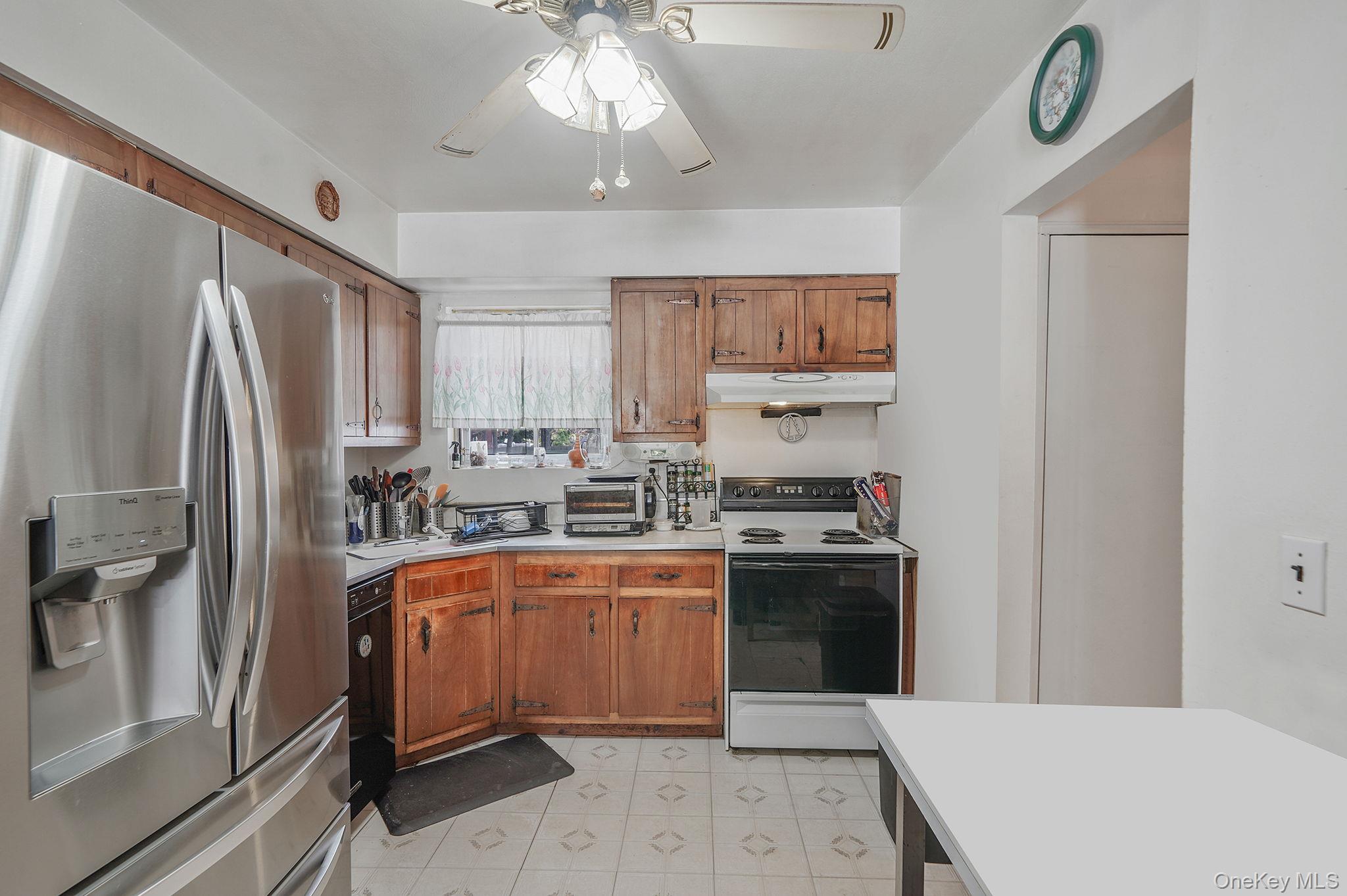 2771 Pond Avenue Property Photo 8