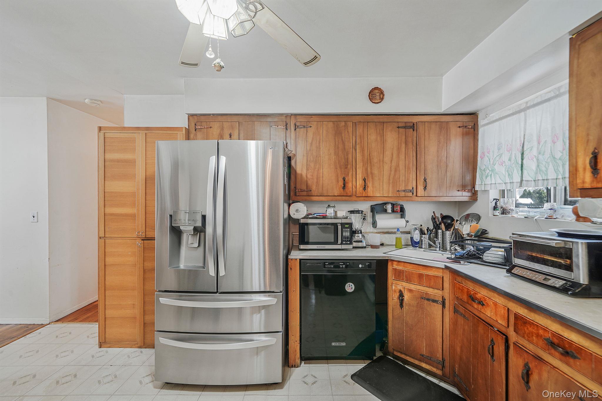2771 Pond Avenue Property Photo 9