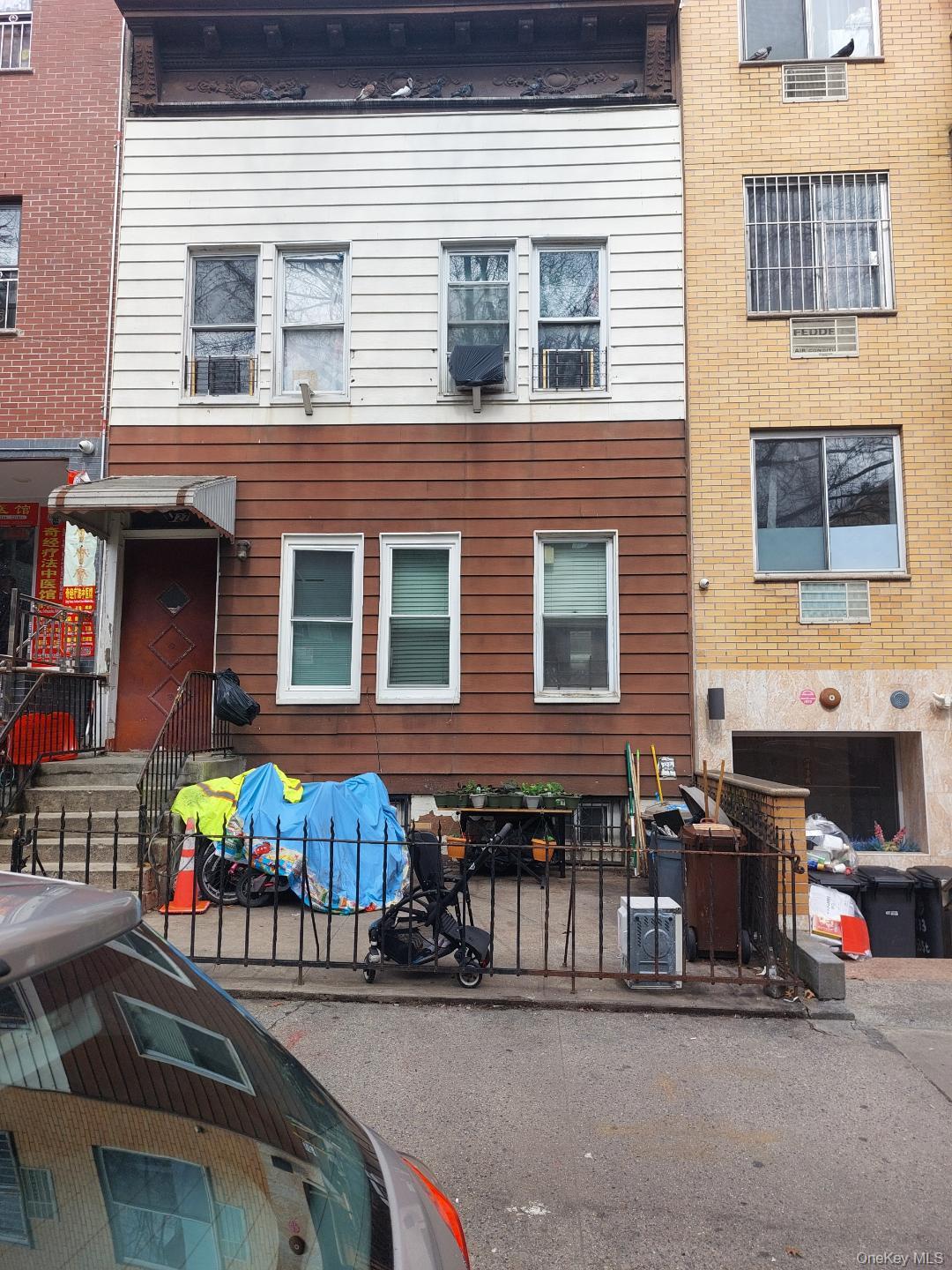 727 53rd Street Property Photo 1