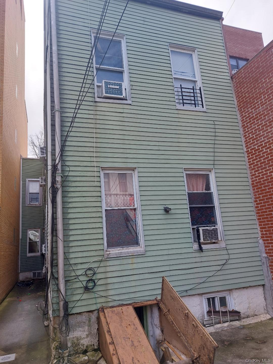 727 53rd Street Property Photo 2