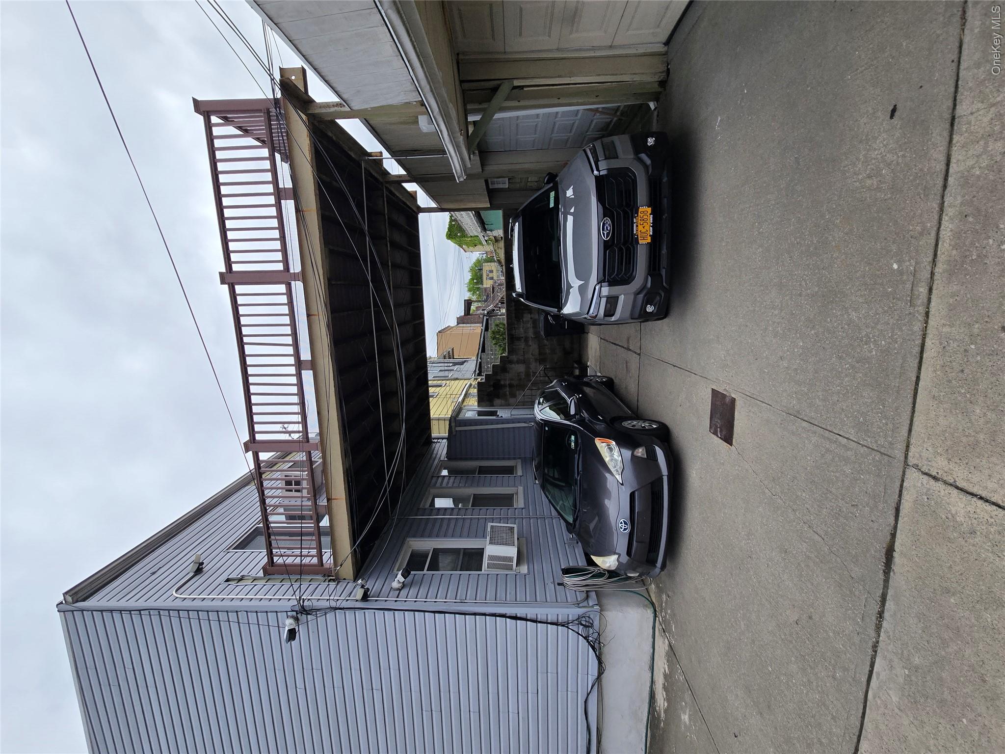 7212 66th Place Property Photo 3