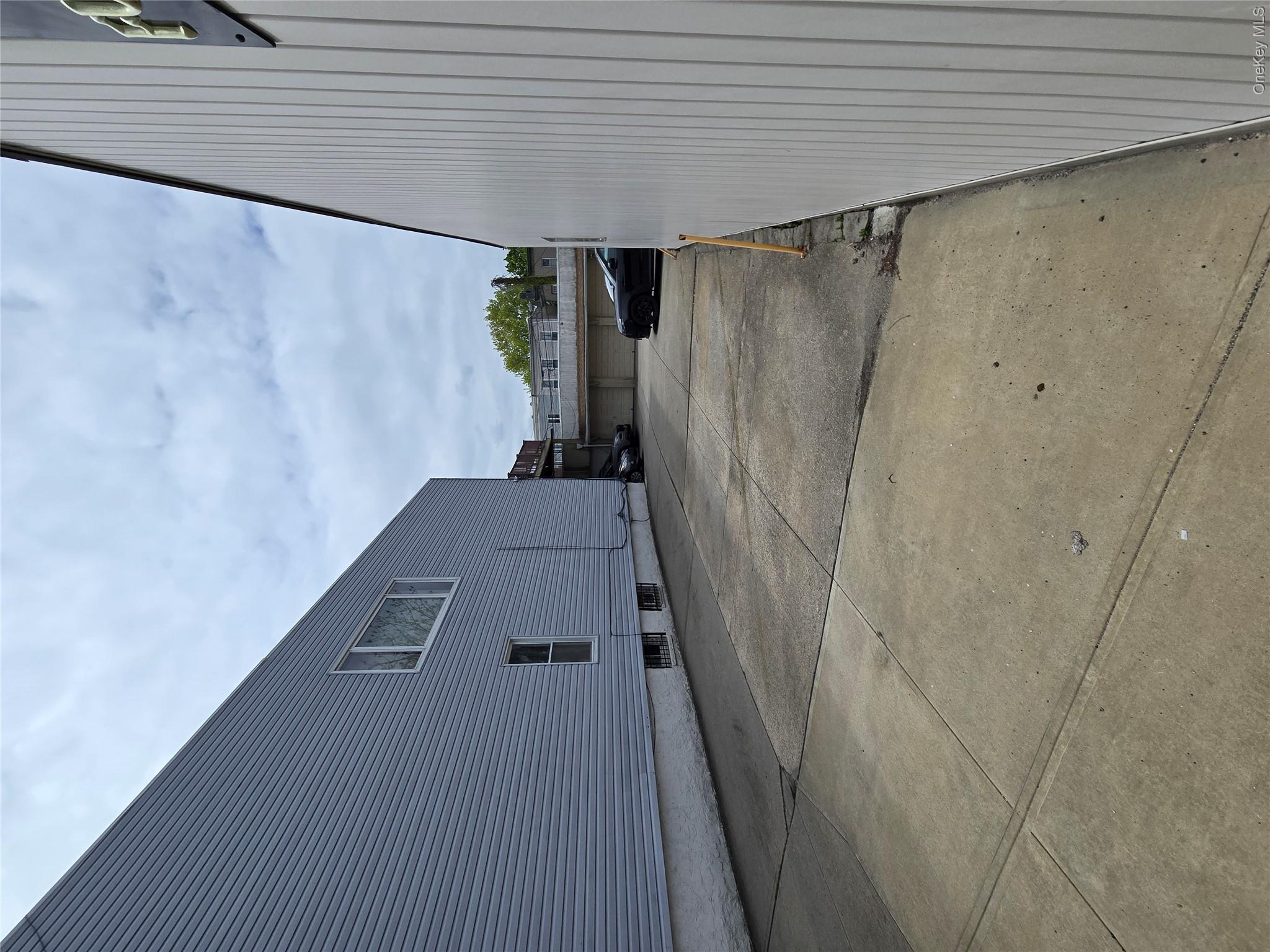 7212 66th Place Property Photo 4