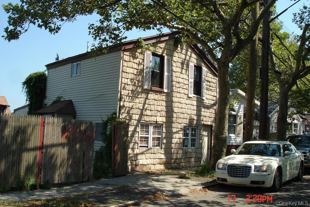 526/524 Cross Bay Boulevard Property Photo 3