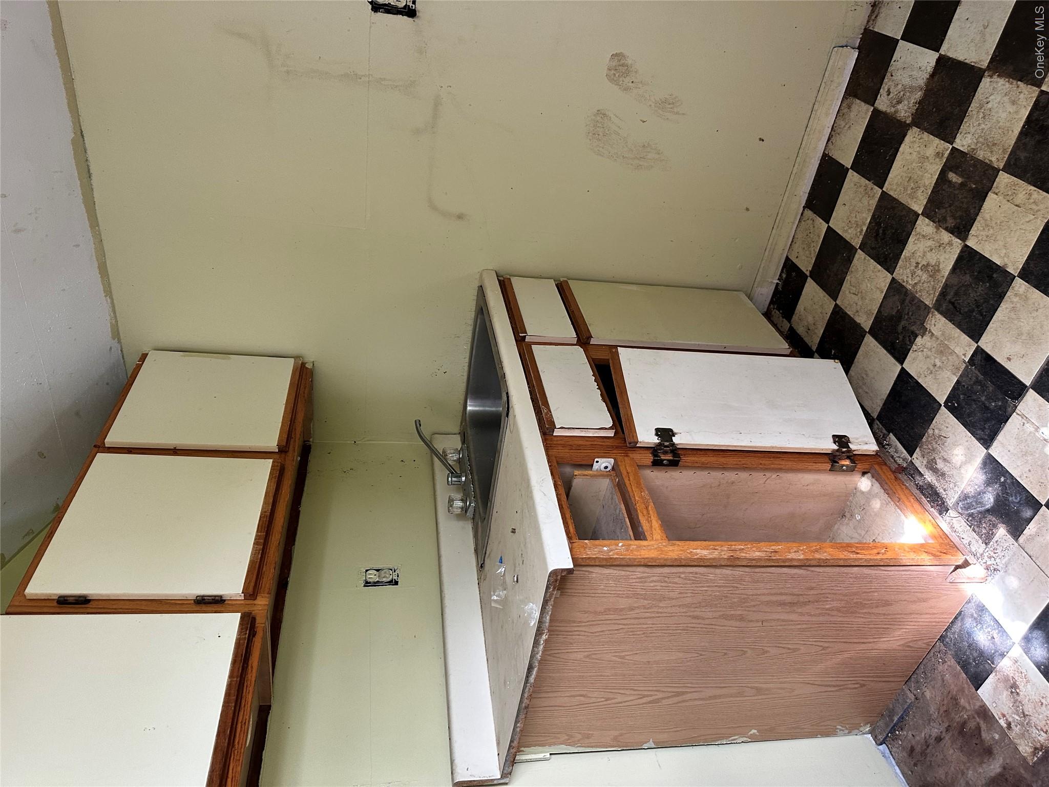 526/524 Cross Bay Boulevard Property Photo 11