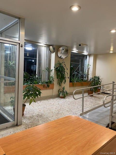 8900 170th Street 8m Property Photo 2