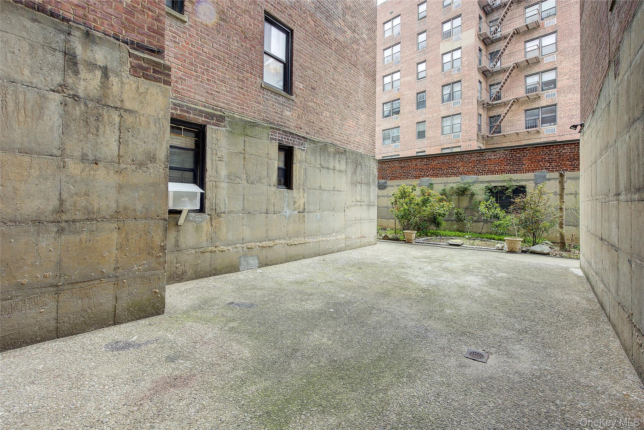 67-87 Booth Street 6j Property Photo 35