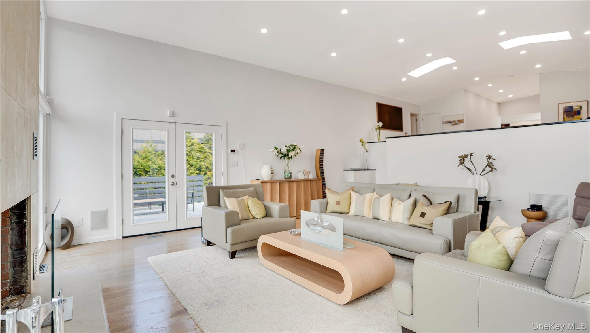 1 Carver Street Property Photo 19