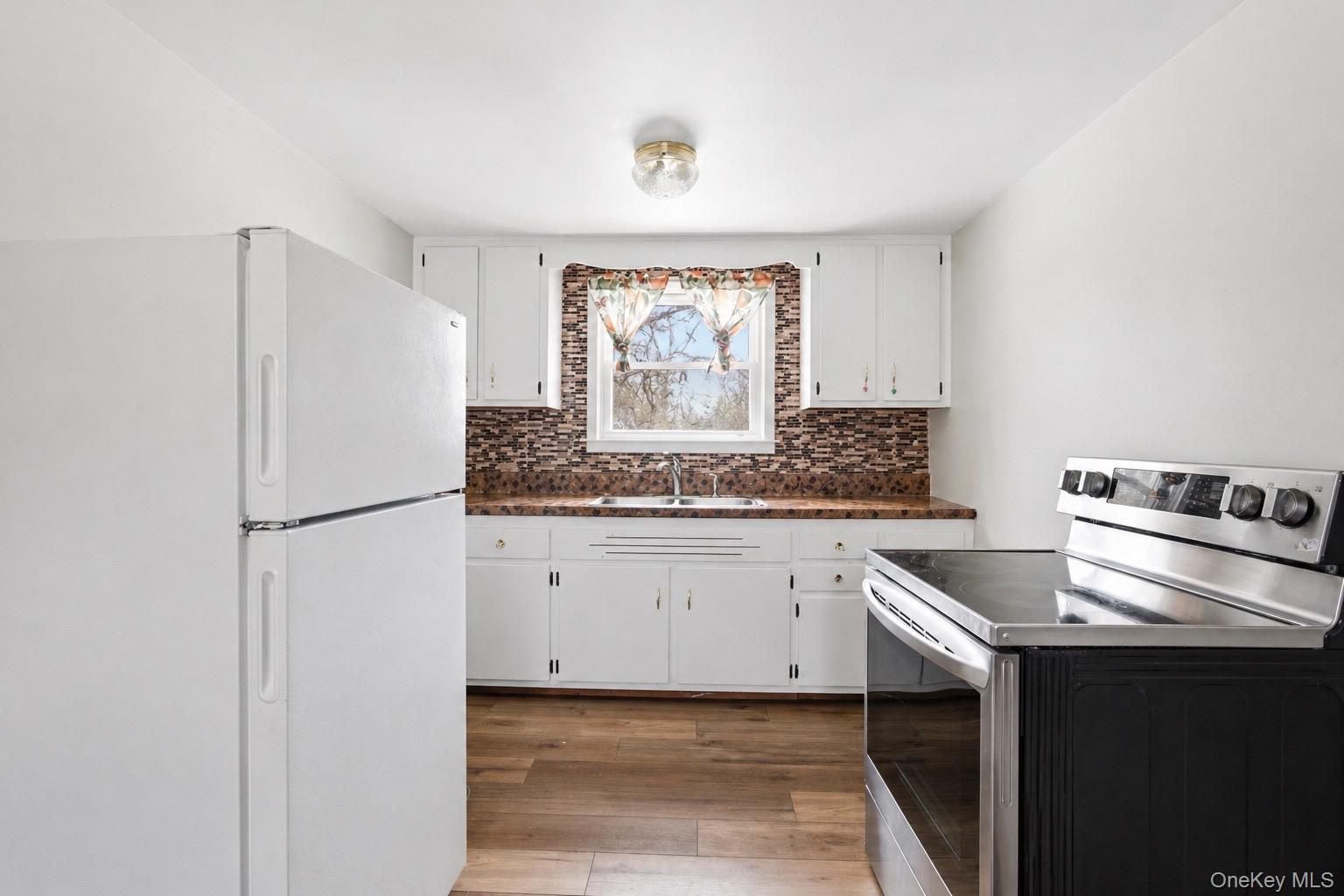 162 Parkwood Drive Property Photo 4