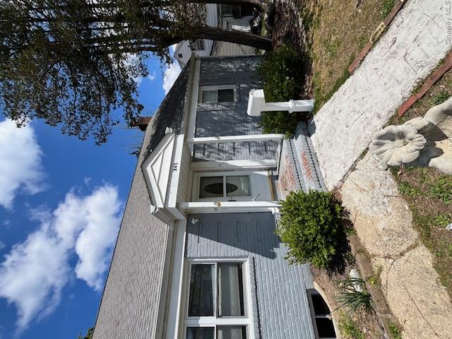 345 Walton Street Property Photo 1