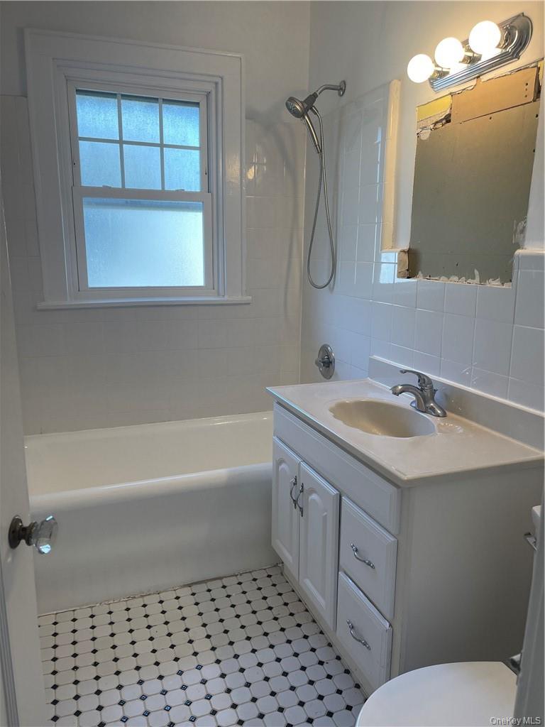 35 E Birch Street Property Photo 17