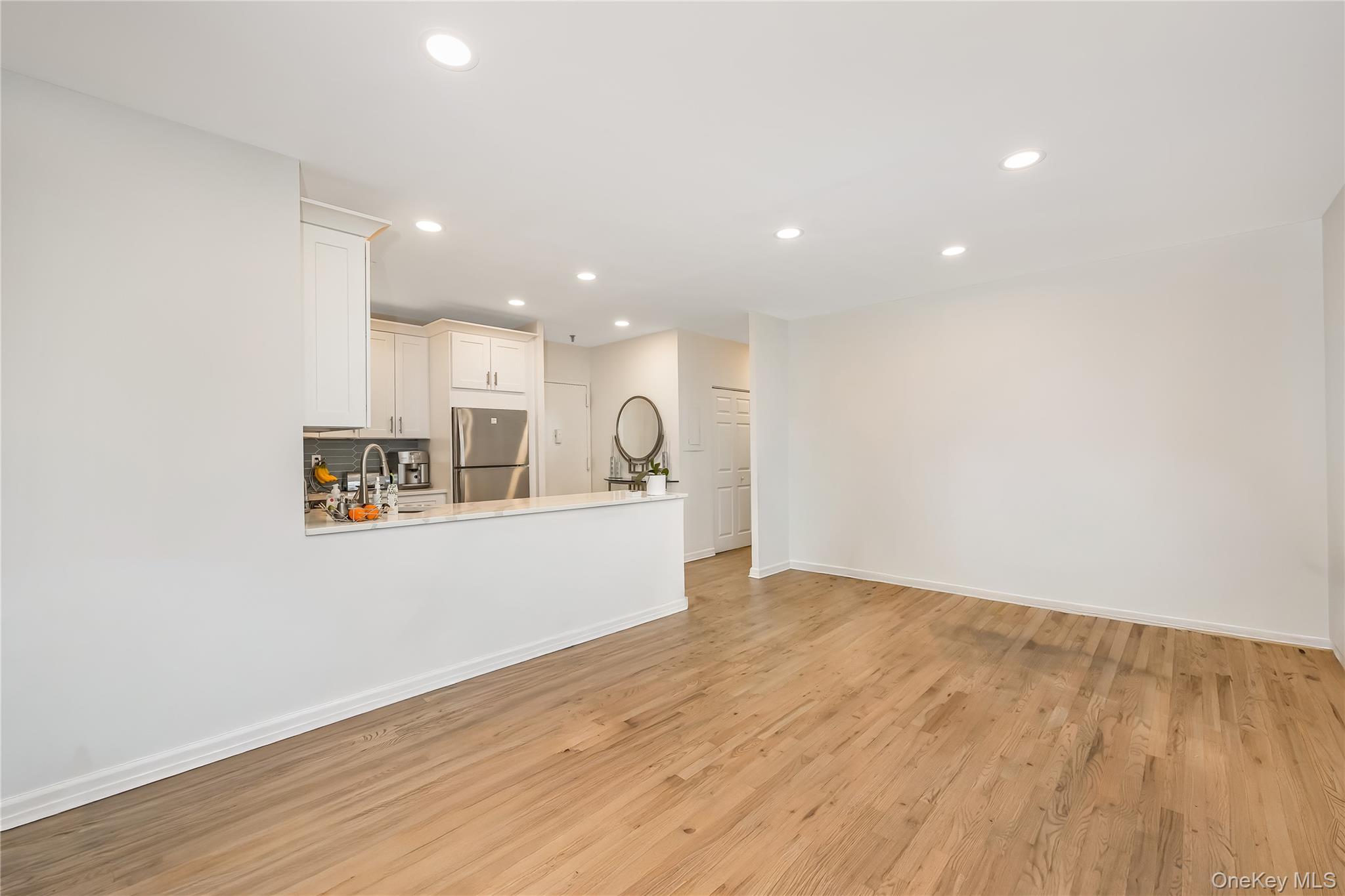 100 W Broadway 2dd Property Photo 10