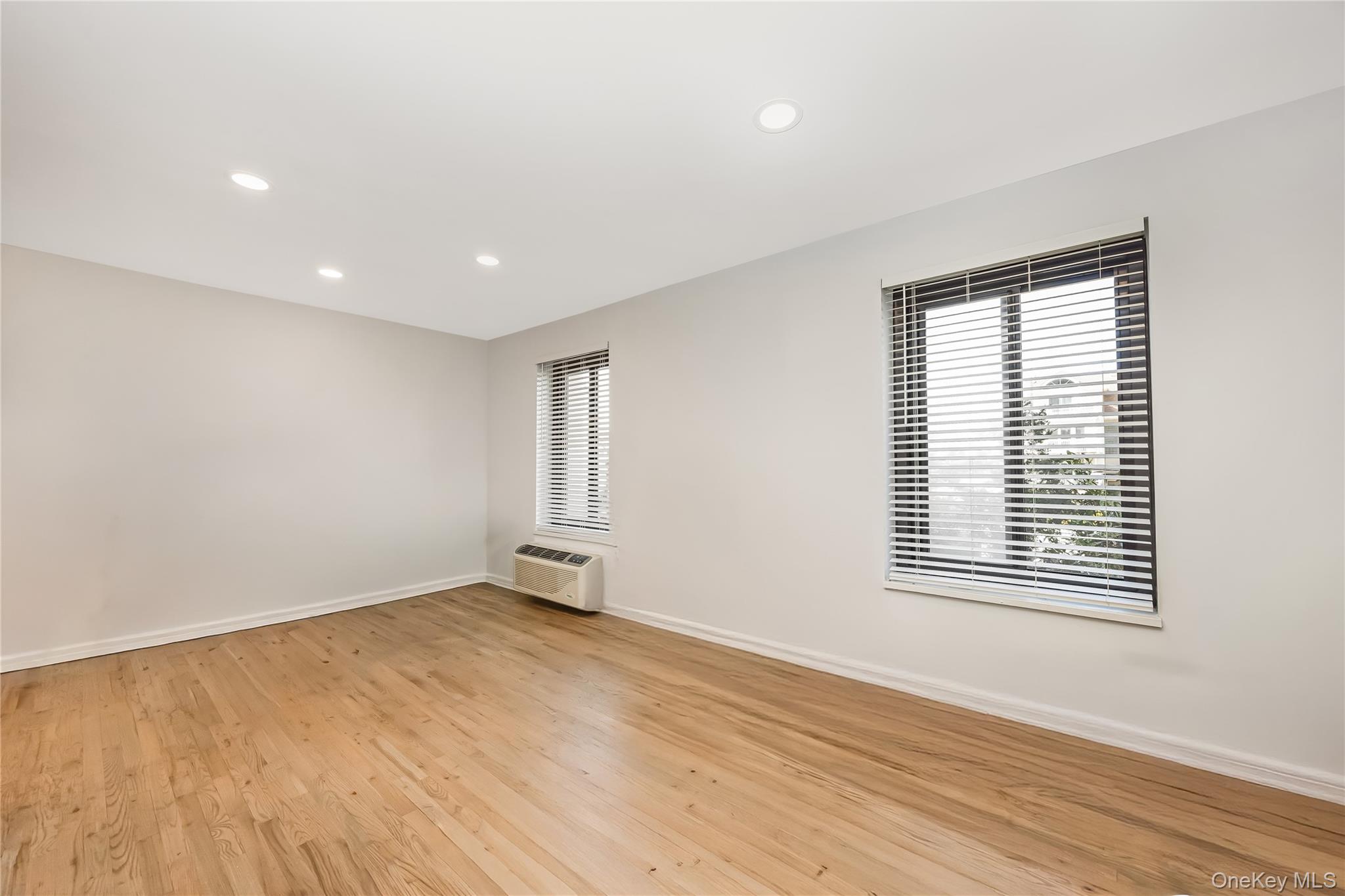 100 W Broadway 2dd Property Photo 11