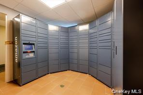 100 W Broadway 2dd Property Photo 24