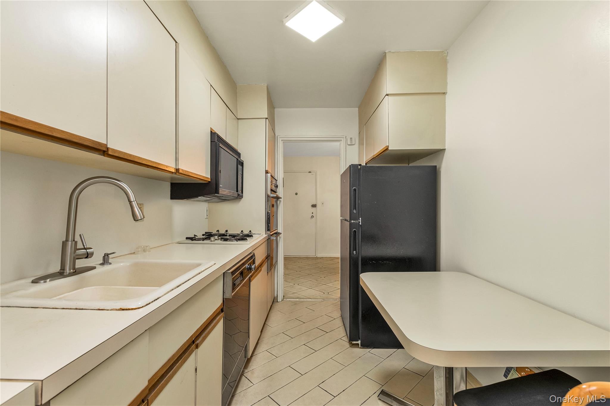 209-80 18th Avenue 2g Property Photo 11
