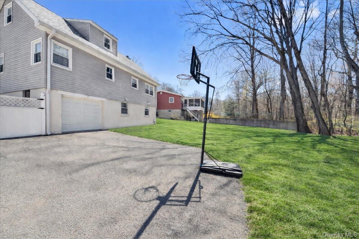 33 Greenwood Lane Property Photo 17