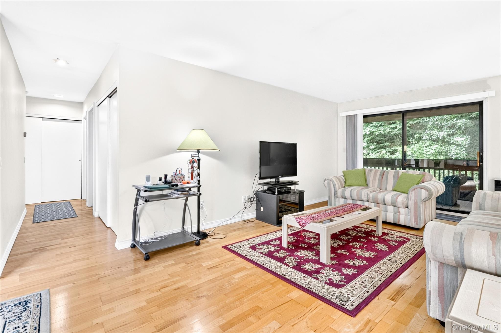 23 Hillside Terrace D Property Photo 8