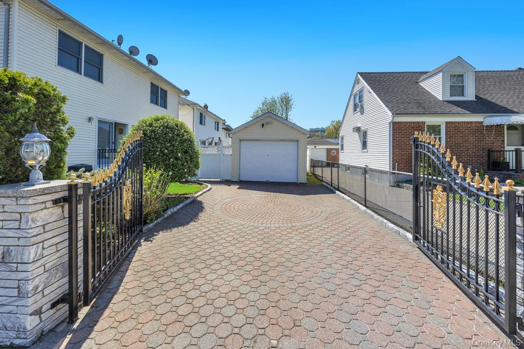 64 Cottage Place Property Photo 6