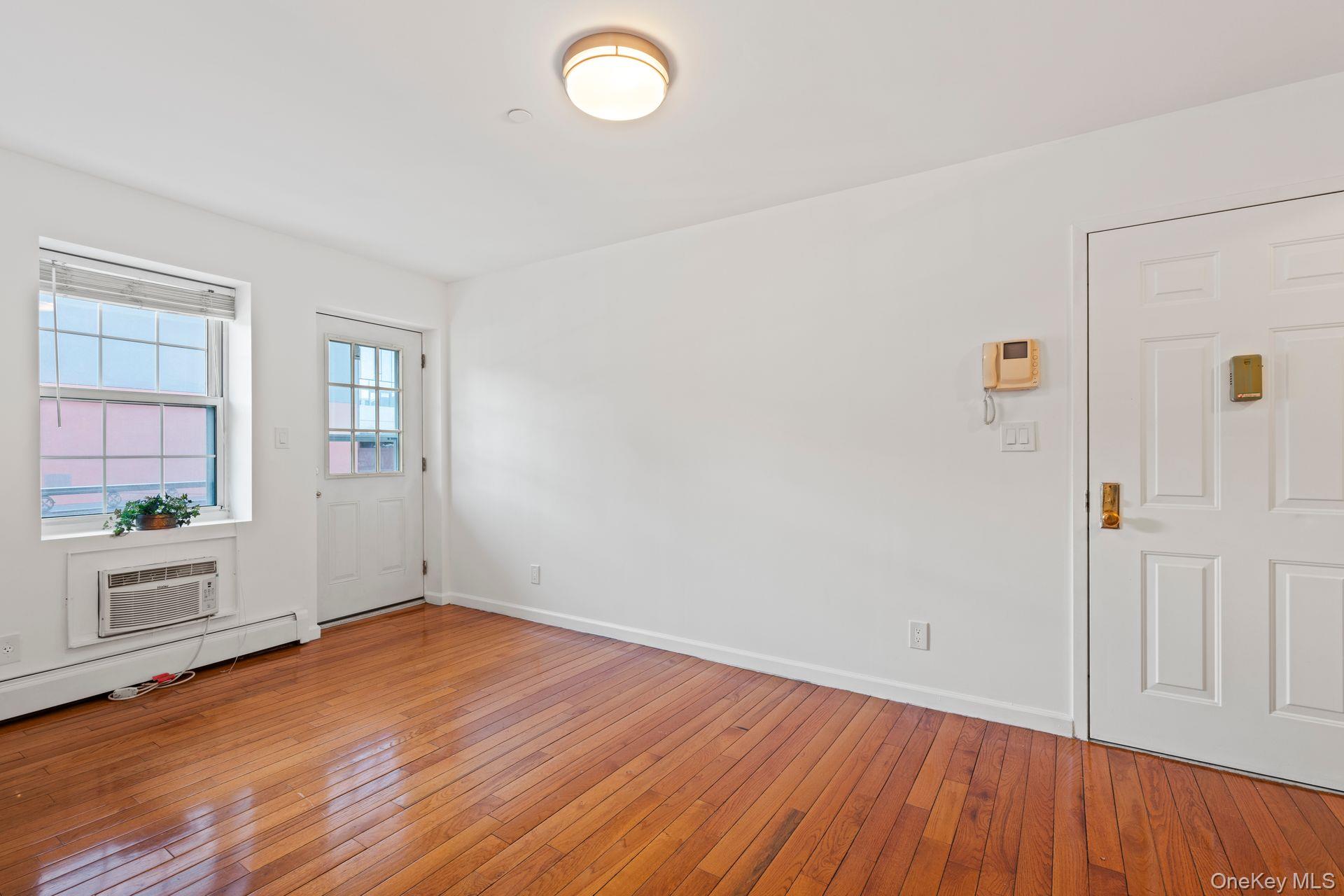 3506 Leavitt Street 3i Property Photo 7