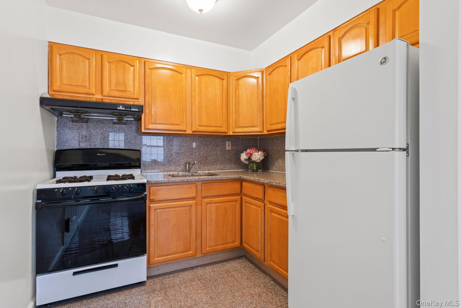 3506 Leavitt Street 3i Property Photo 10