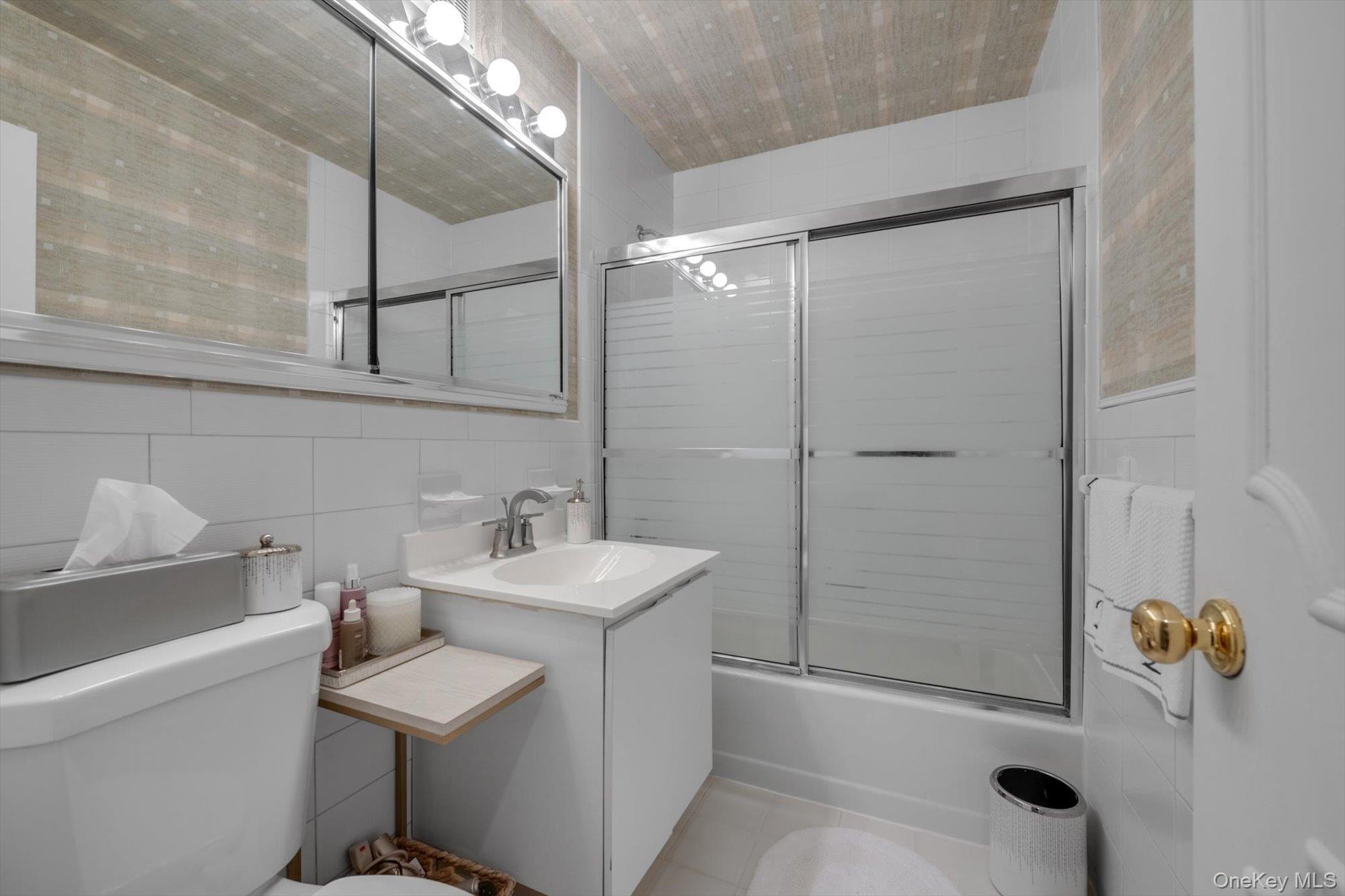 1195 E Broadway L23 Property Photo 11