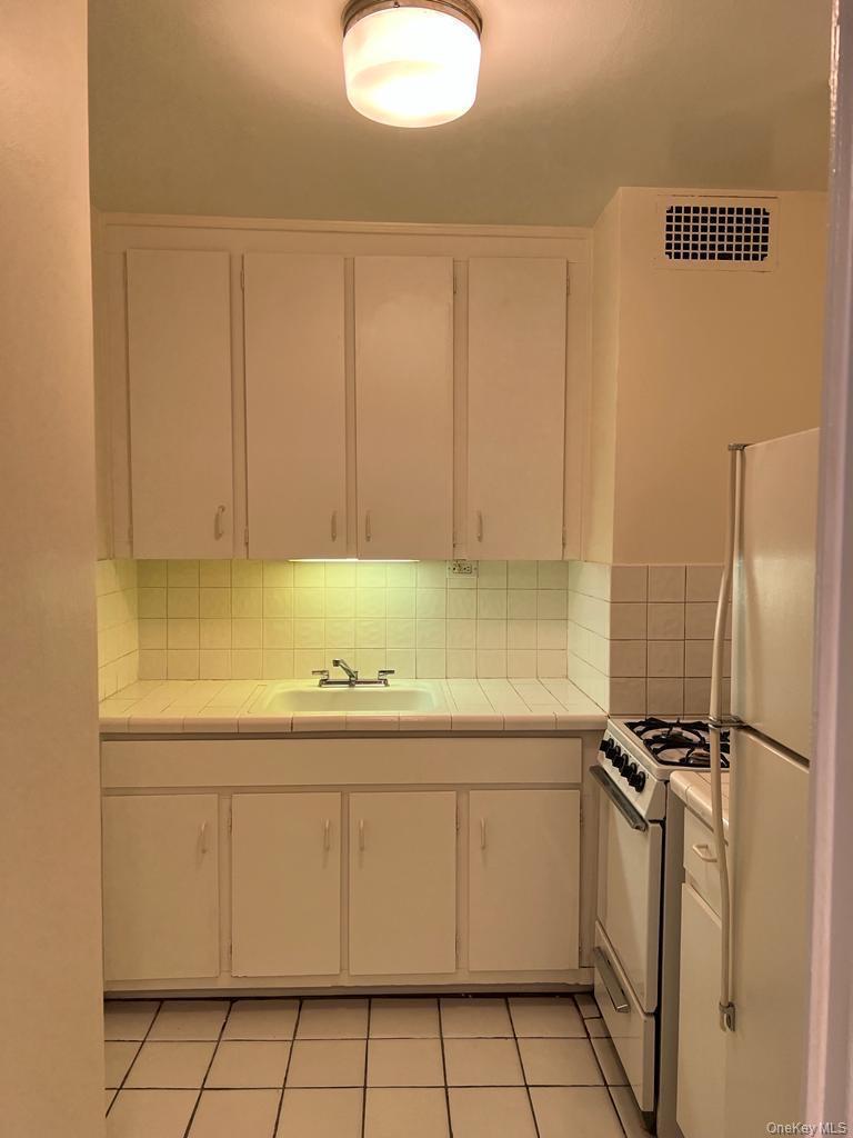 305 E 40 Street Street 4a Property Photo 5