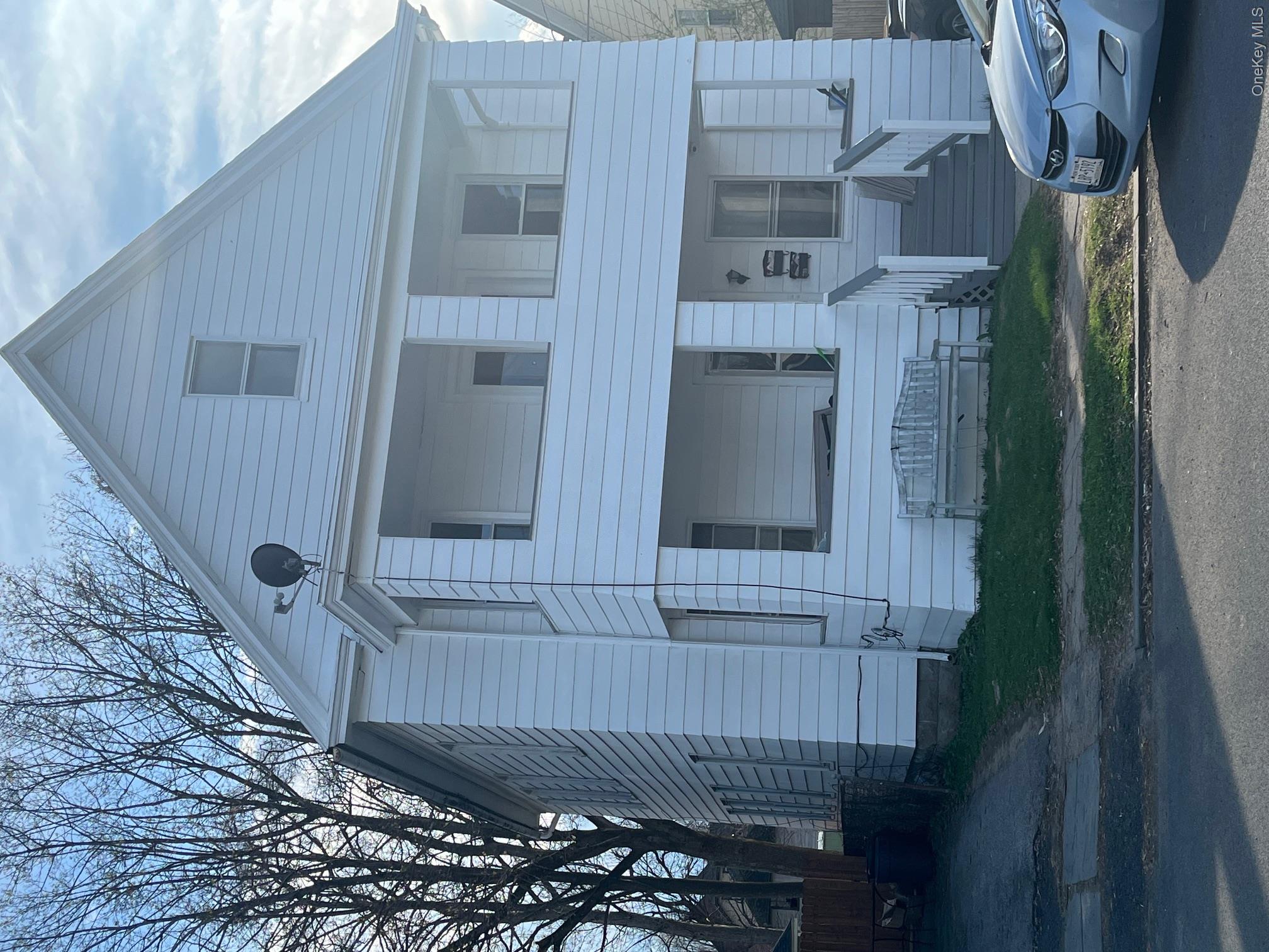 235 Smith Avenue Property Photo 1