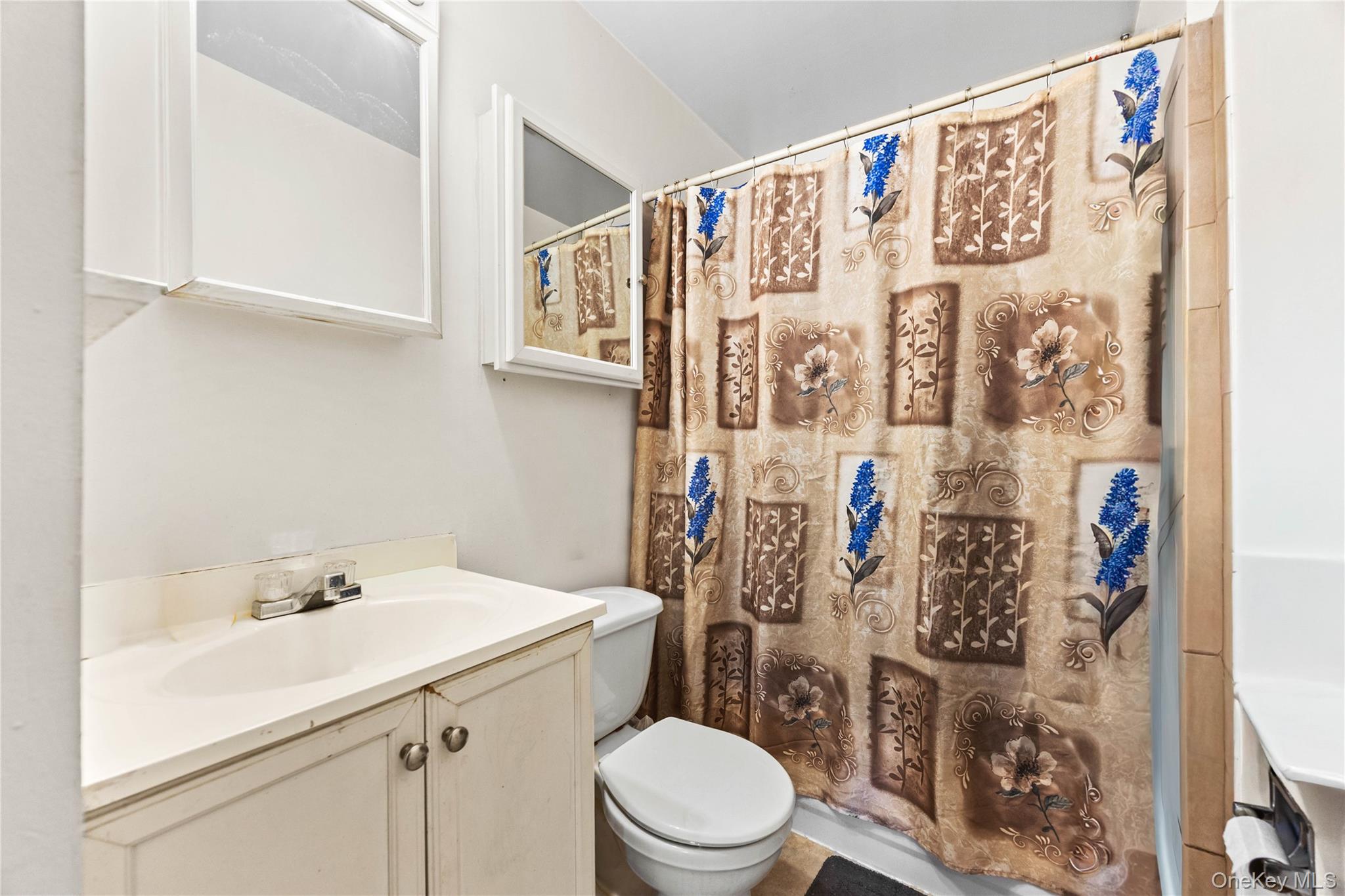 847 Castle Hill Avenue Property Photo 17