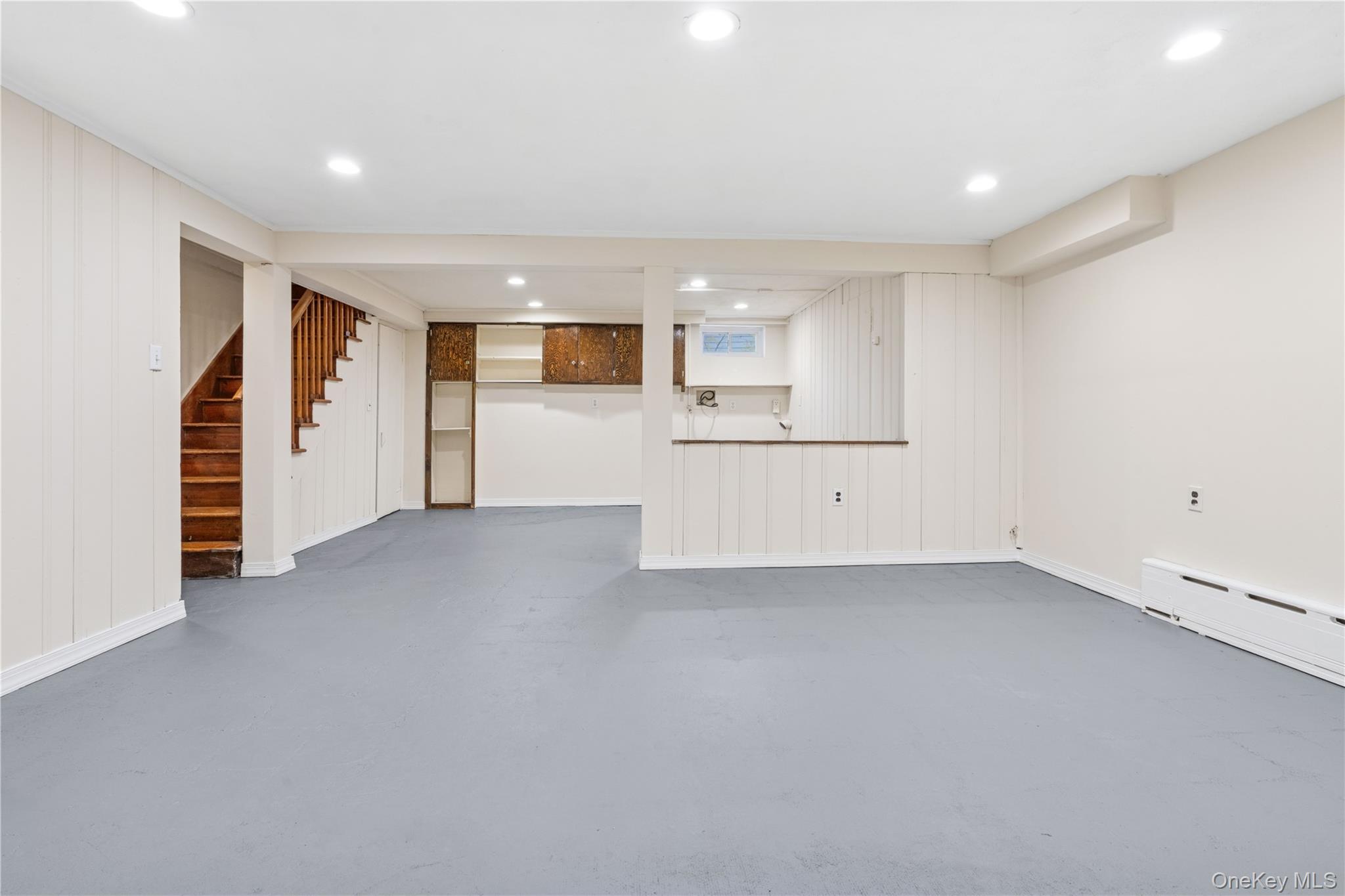81 Midland Property Photo 11