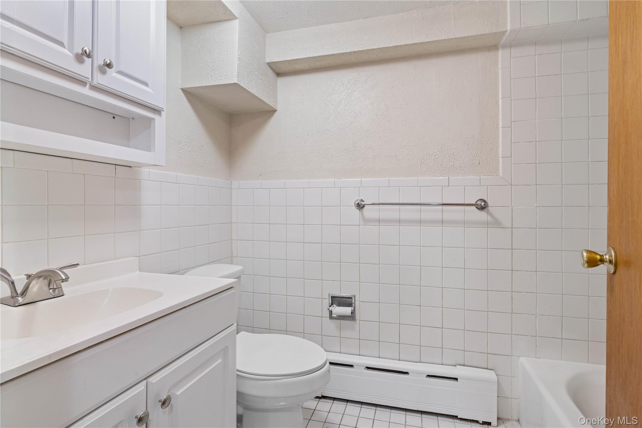 81 Midland Property Photo 13