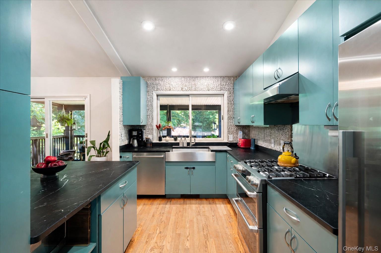 27 Lakeview Avenue Property Photo 6