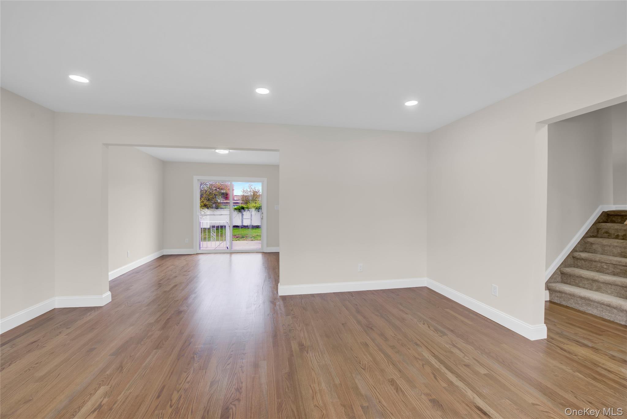 102 Hausch Boulevard Property Photo 7