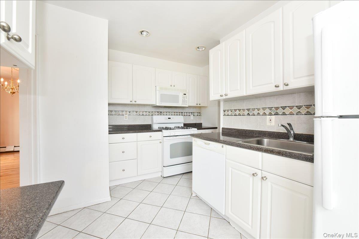 25 Canterbury Road 3-l Property Photo 14