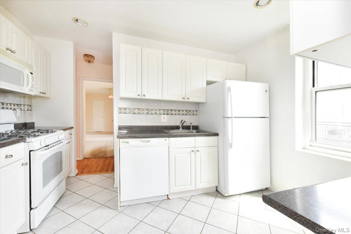 25 Canterbury Road 3-l Property Photo 15