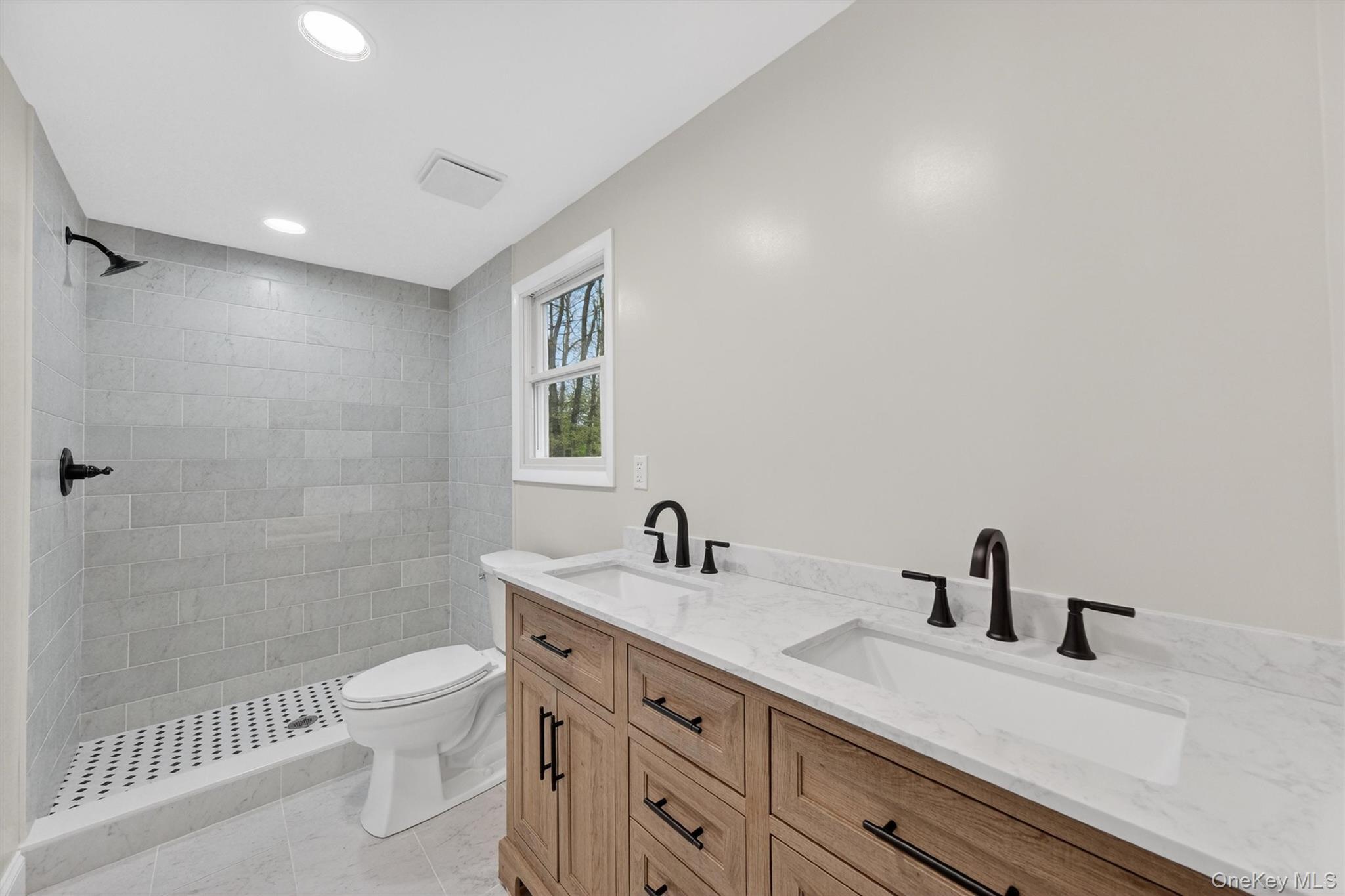 69 Hy Vue Terrace Property Photo 14