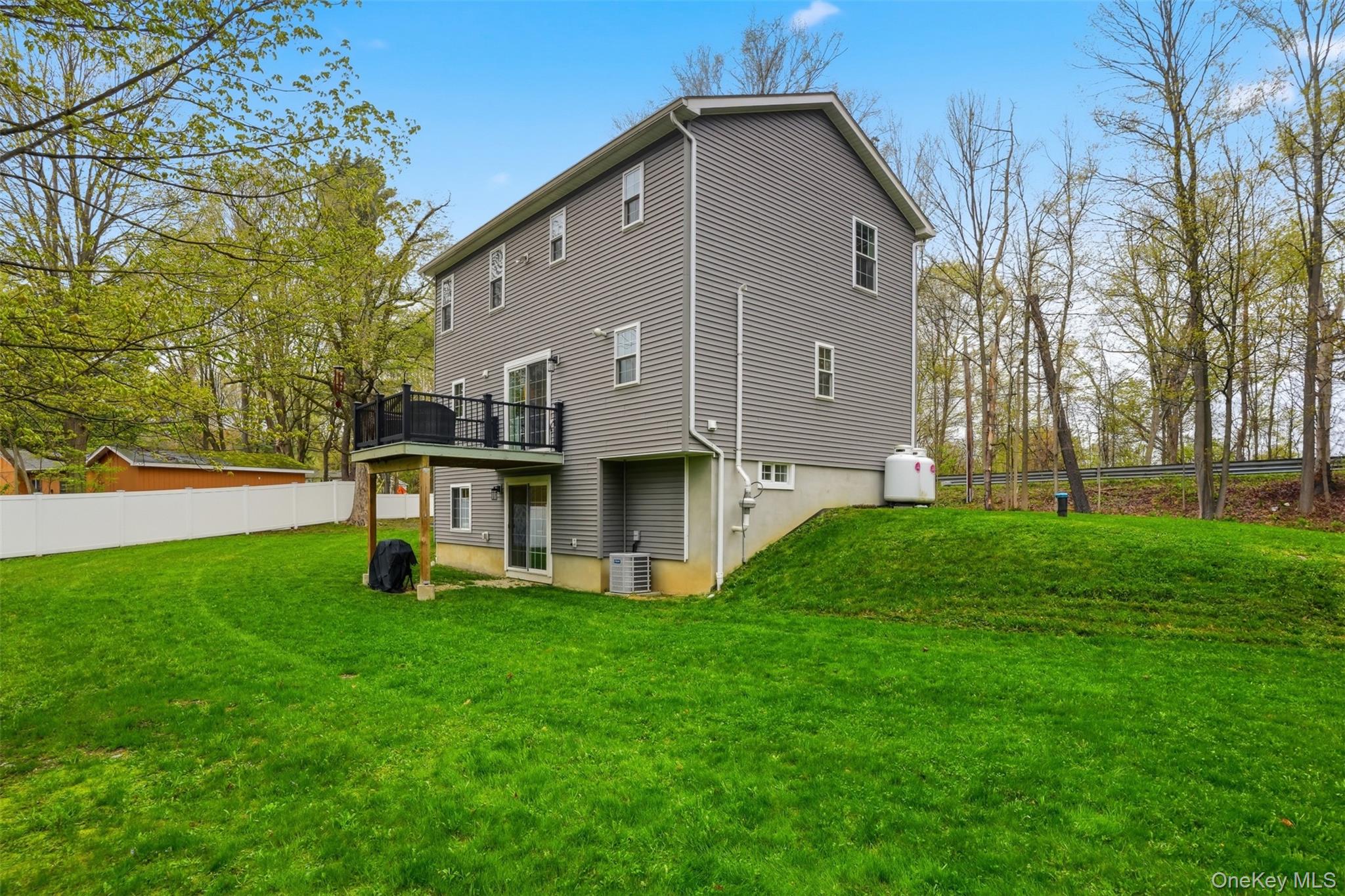 400 S Ohioville Road Property Photo 24