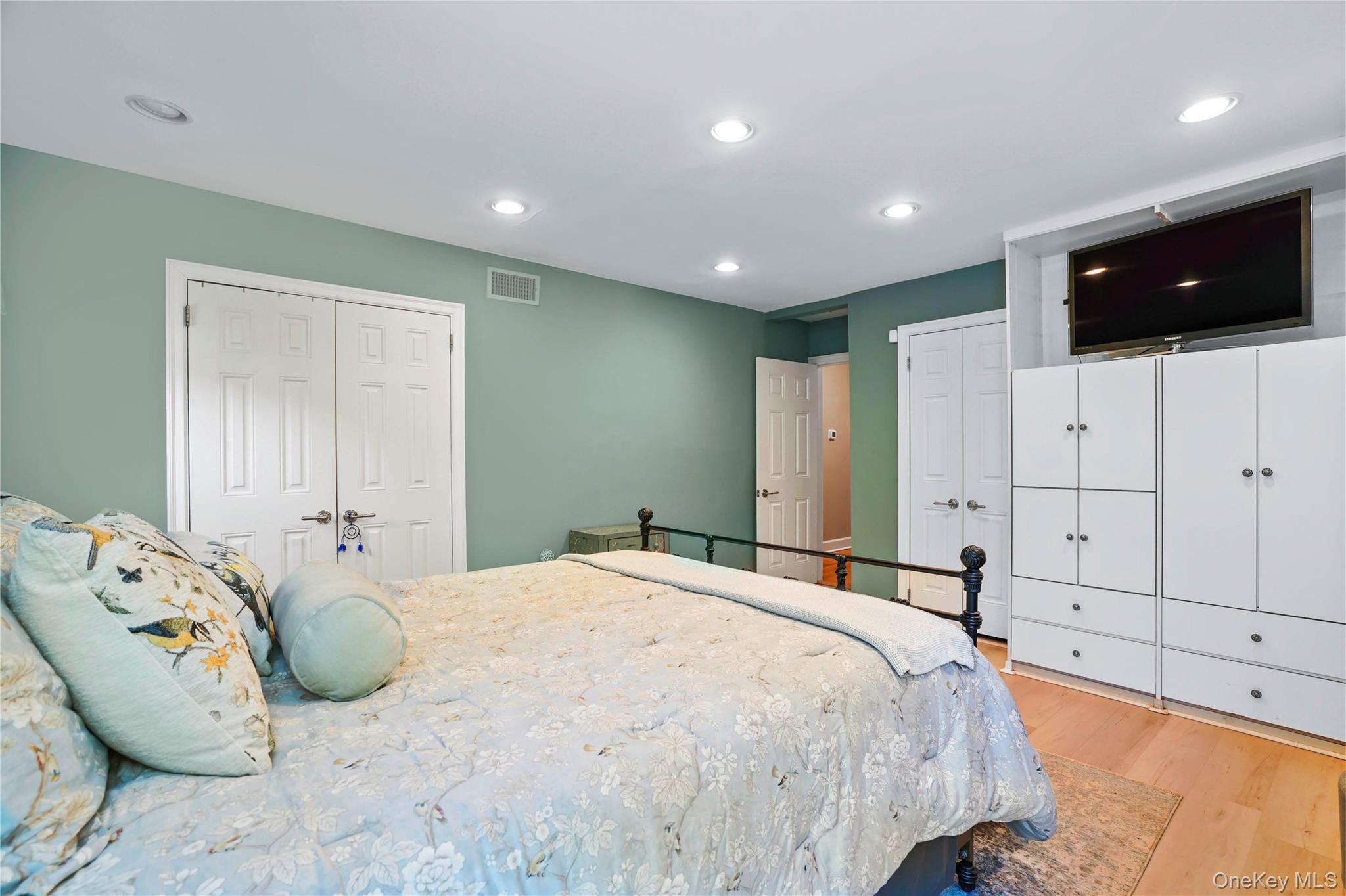 4 Mckinley Place Property Photo 17
