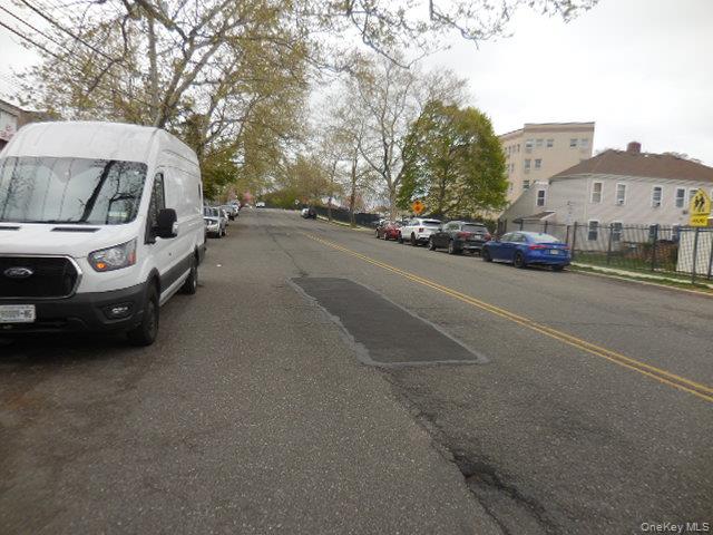211 Lowndes Avenue Property Photo 4