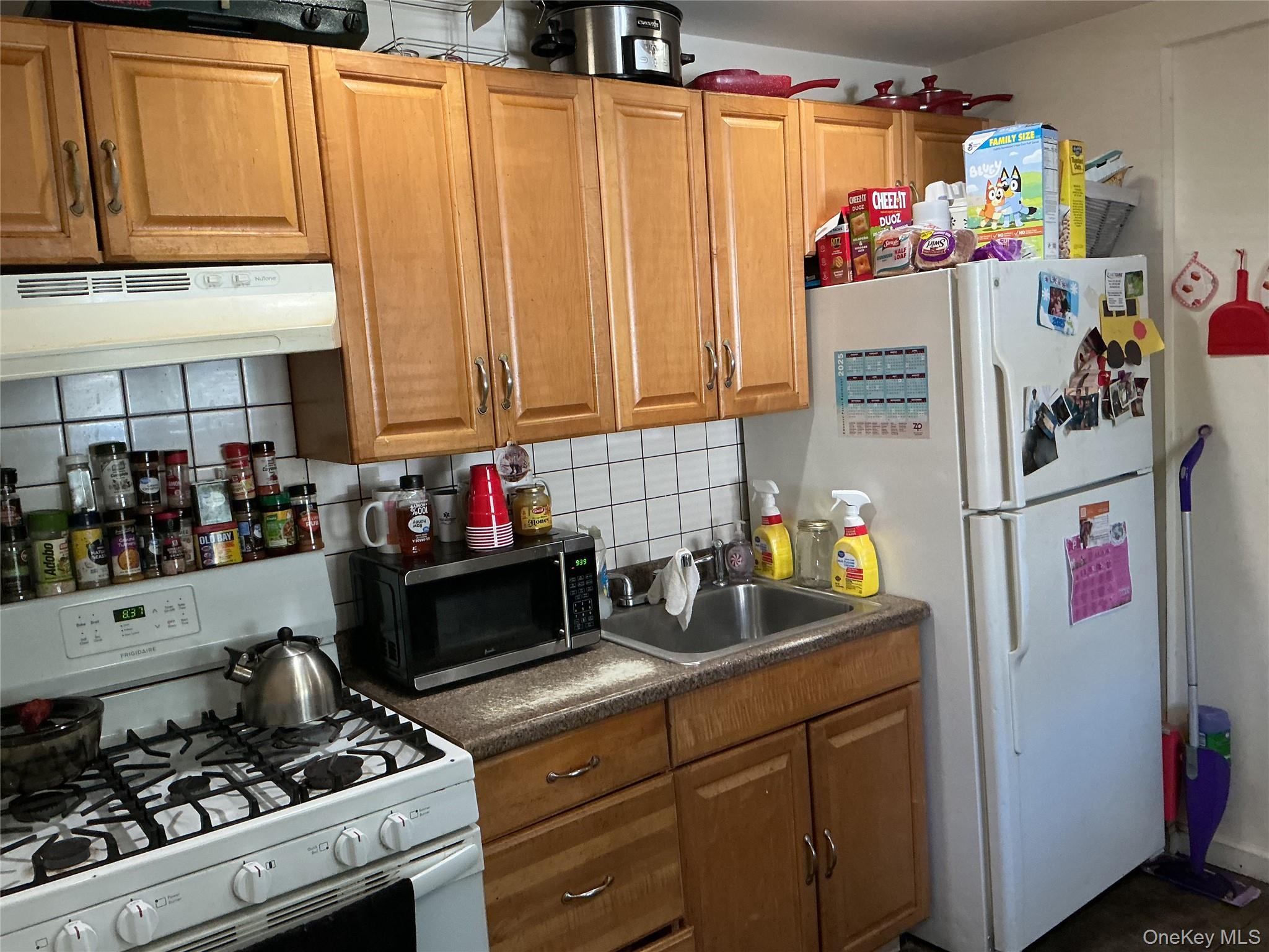 241 Covert Street Property Photo 8