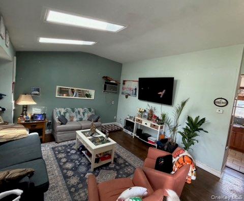 379 W 24th Street Property Photo 3